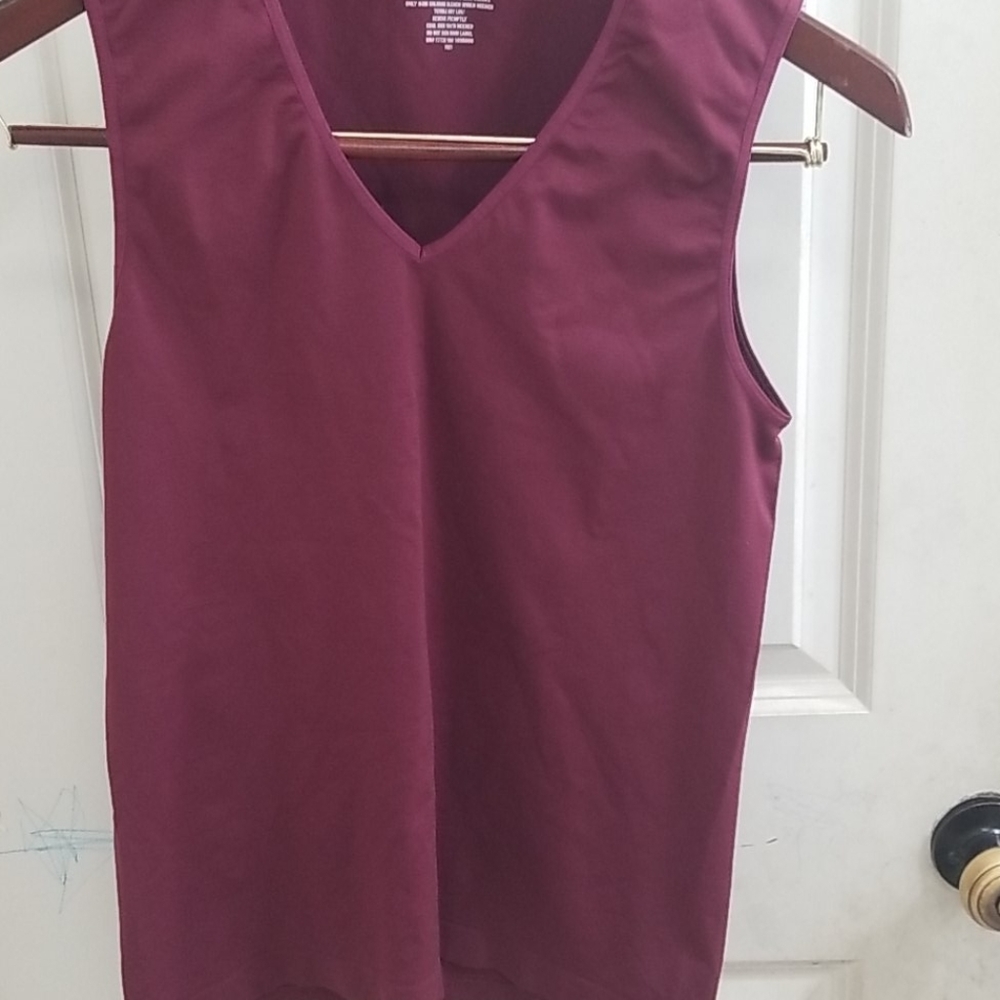 Merona seamless V-neck tank